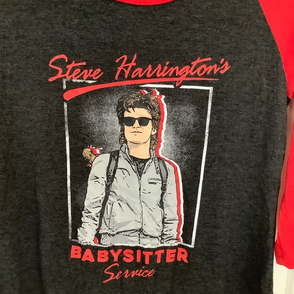 Stranger Things Steve Harrington Babysitter Service Raglan Black/Red Size Small - Picture 3 of 7